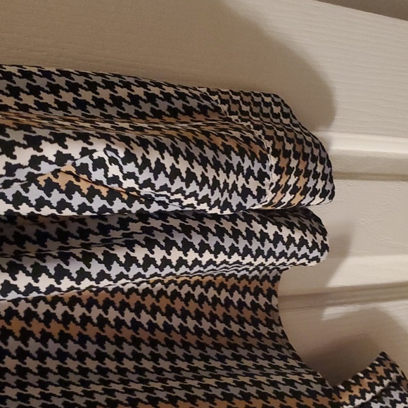 Ann Taylor Mock Neck Blouse, XL, Houndstooth - Picture 4 of 10